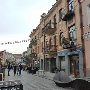 https://comfortable-apartment-old-tbilisi.alltbilisihotels.com